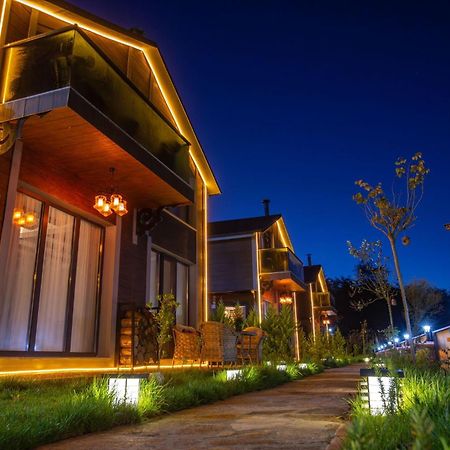 Poison Garden Suite Gozalan ภายนอก รูปภาพ