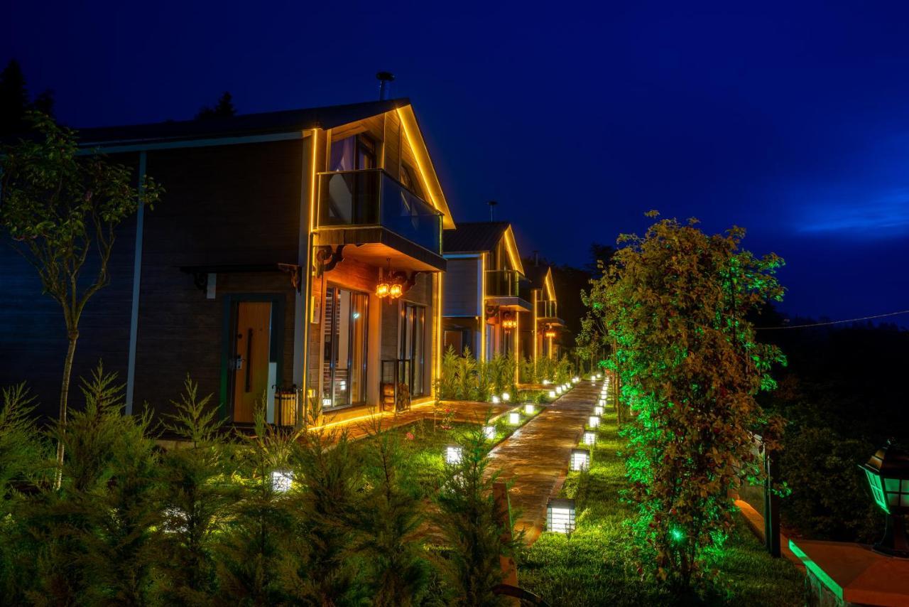 Poison Garden Suite Gozalan ภายนอก รูปภาพ