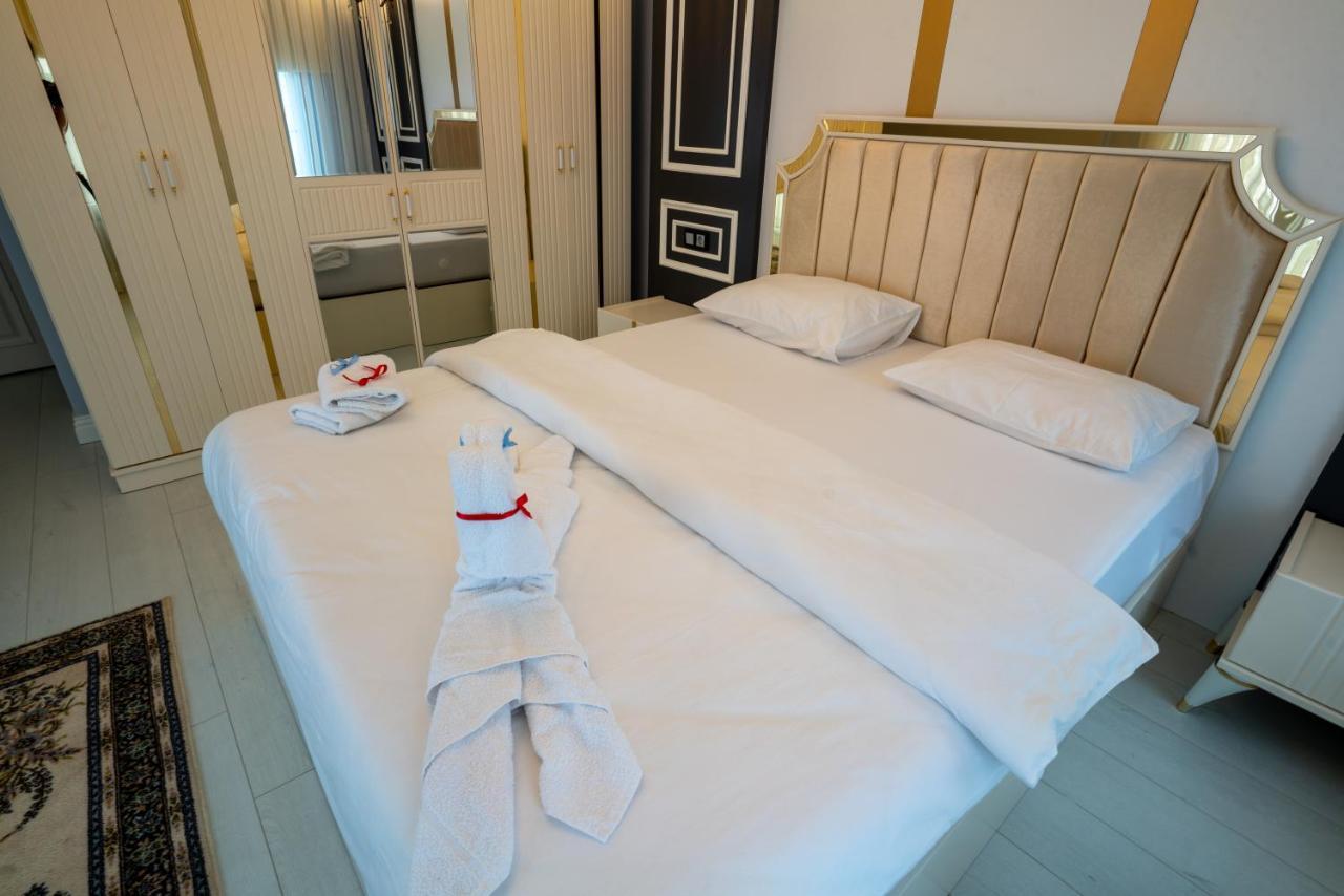 Poison Garden Suite Gozalan ภายนอก รูปภาพ