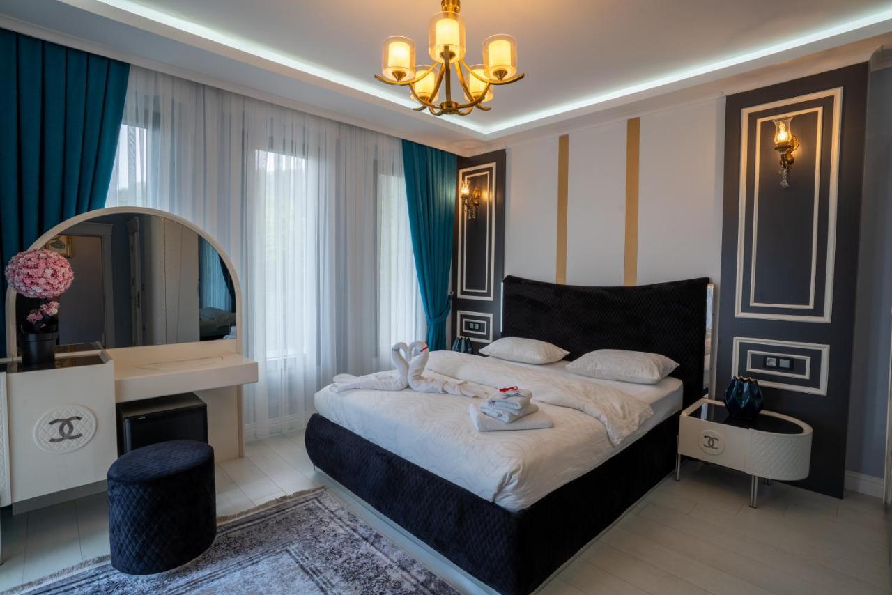 Poison Garden Suite Gozalan ภายนอก รูปภาพ