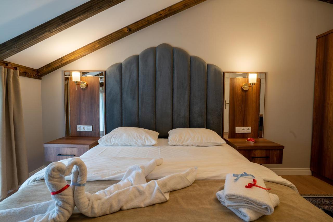 Poison Garden Suite Gozalan ภายนอก รูปภาพ