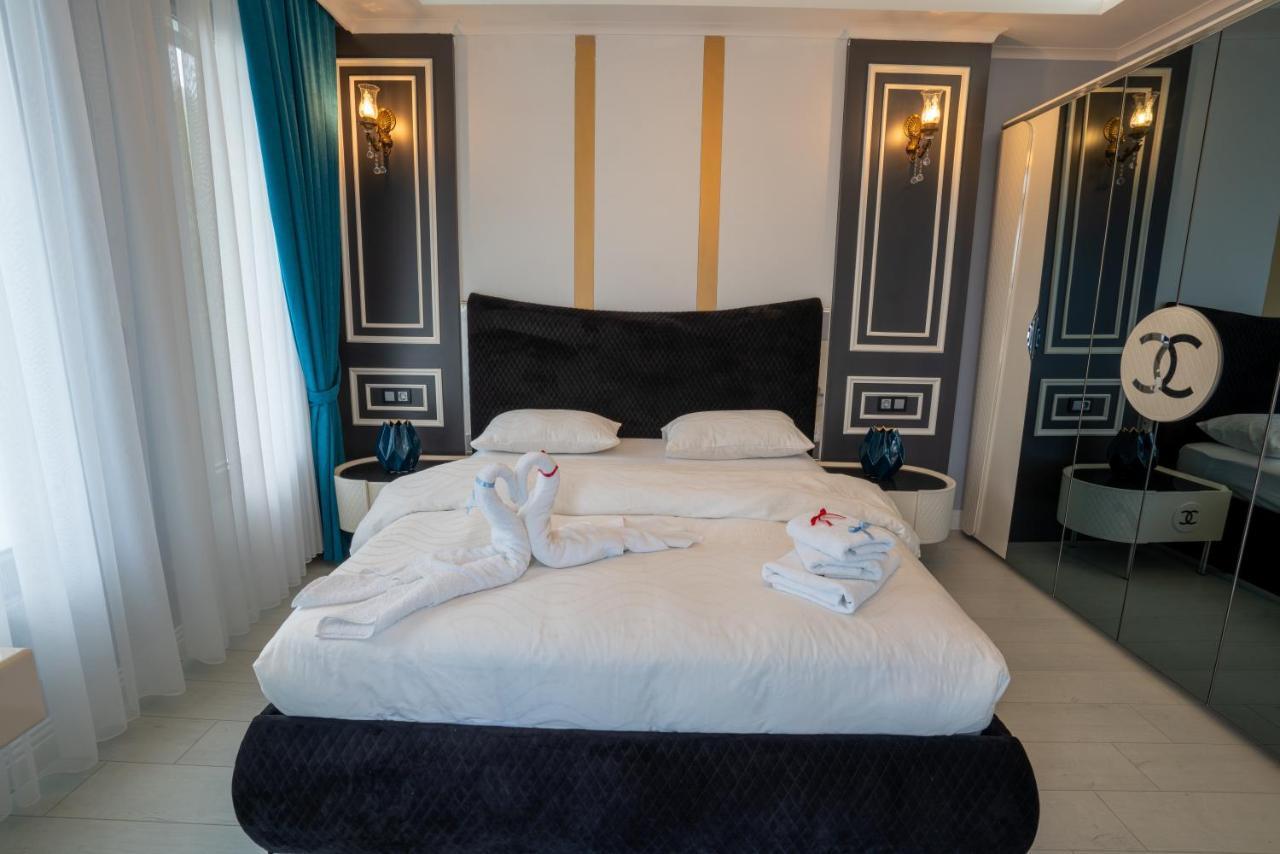 Poison Garden Suite Gozalan ภายนอก รูปภาพ