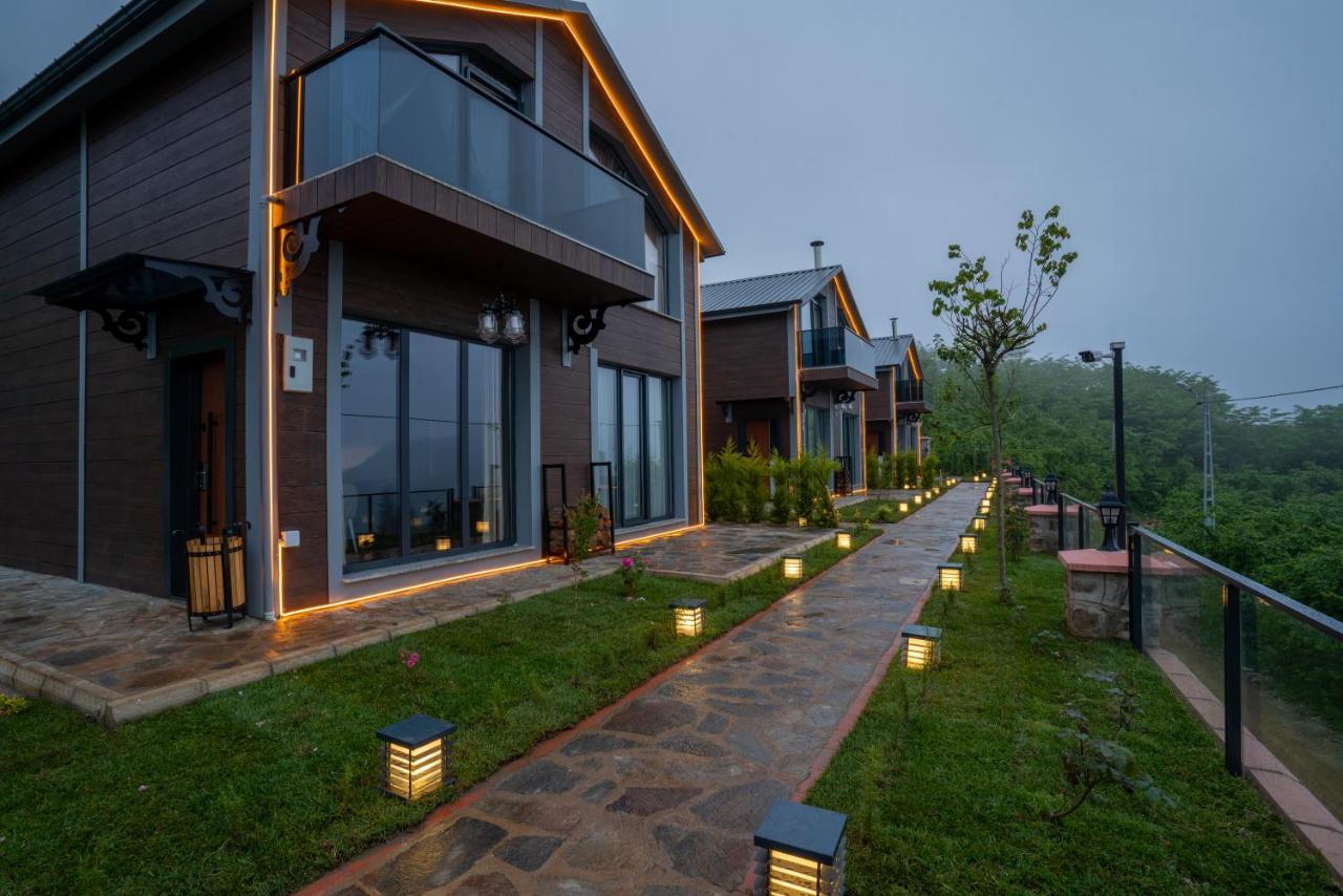 Poison Garden Suite Gozalan ภายนอก รูปภาพ