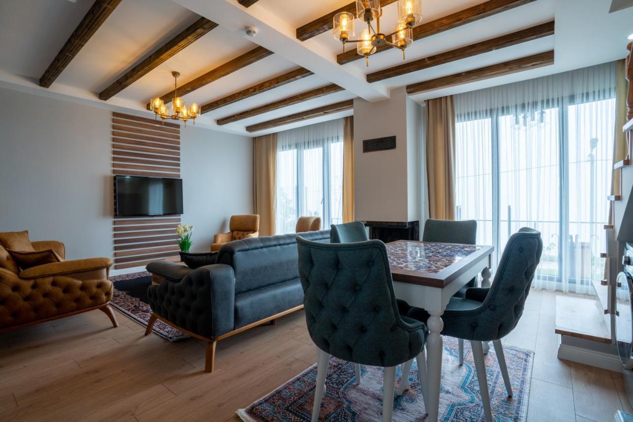 Poison Garden Suite Gozalan ภายนอก รูปภาพ