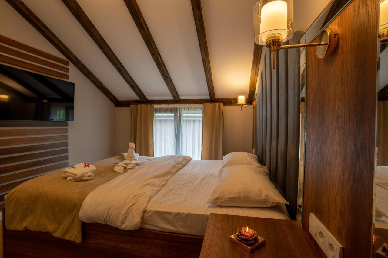 Poison Garden Suite Gozalan ภายนอก รูปภาพ