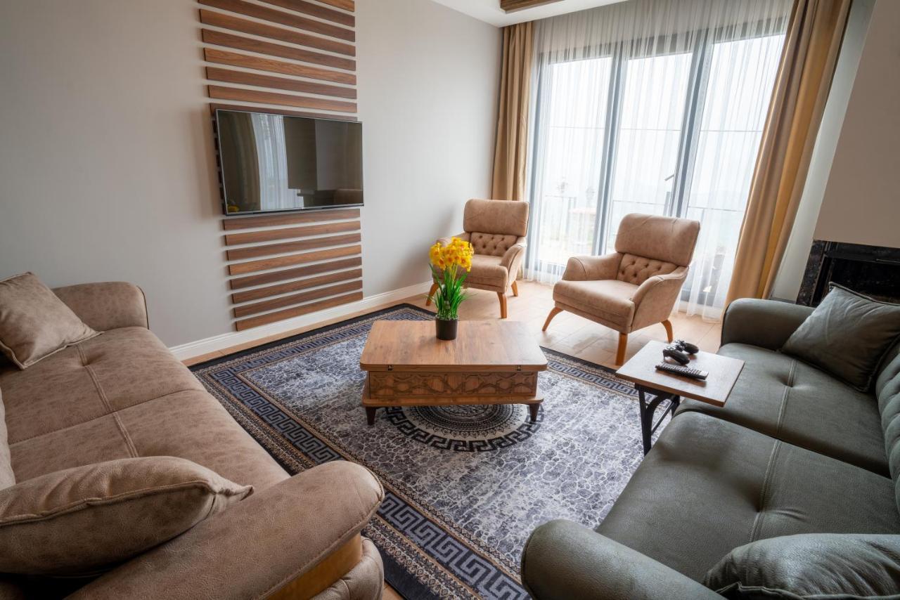 Poison Garden Suite Gozalan ภายนอก รูปภาพ
