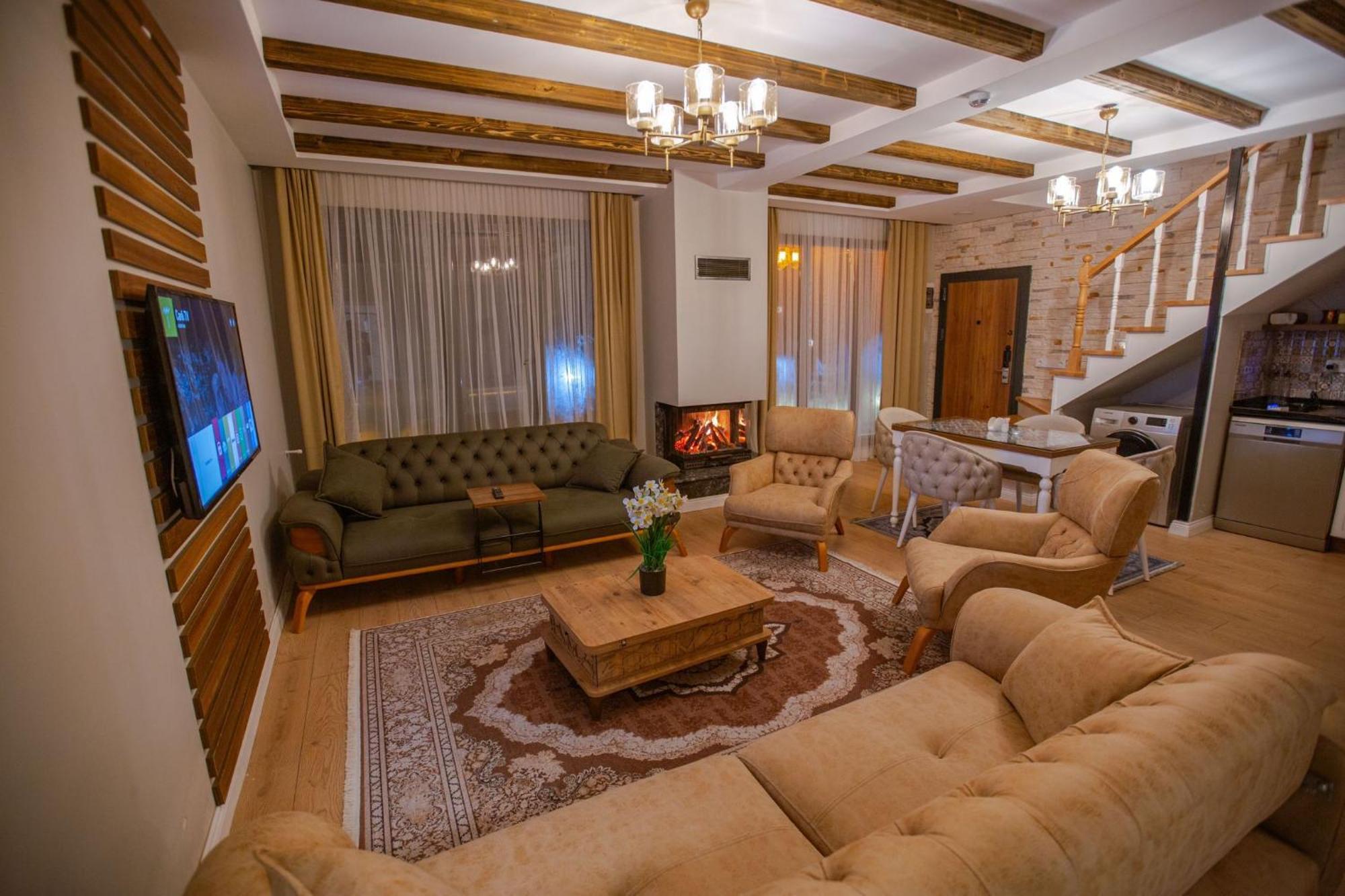 Poison Garden Suite Gozalan ภายนอก รูปภาพ