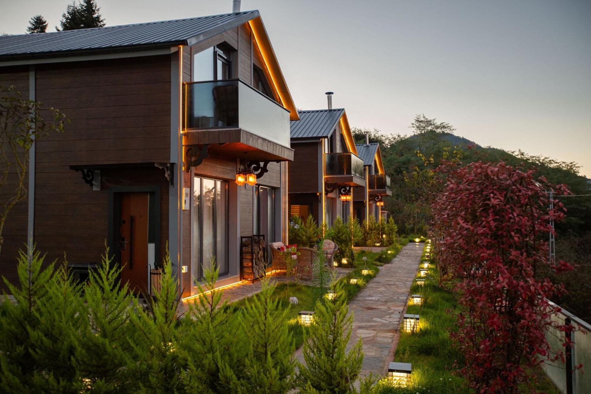 Poison Garden Suite Gozalan ภายนอก รูปภาพ